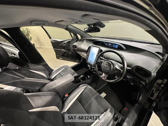 Toyota PRIUS PHV 2018-06 8344097-5