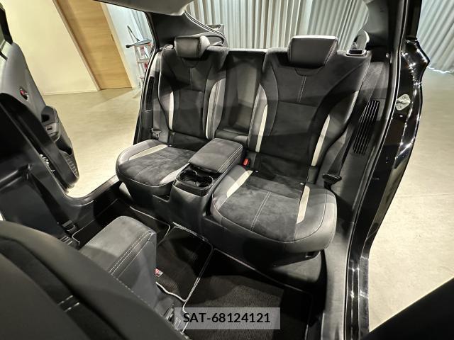 Toyota PRIUS PHV 2018-06 8344097-6