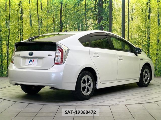 Toyota PRIUS 2015-02 8342053-16