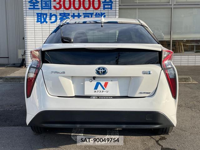 Toyota PRIUS 2017-06 8342127-14