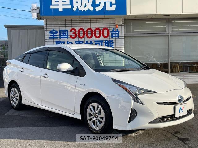 Toyota PRIUS 2017-06 8342127-15