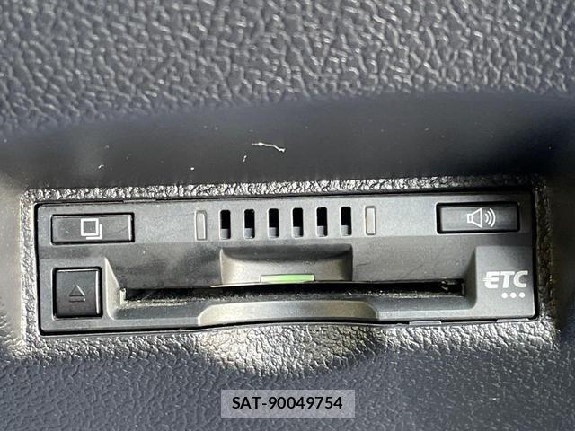 Toyota PRIUS 2017-06 8342127-4