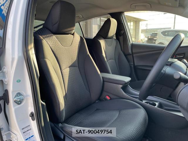 Toyota PRIUS 2017-06 8342127-7