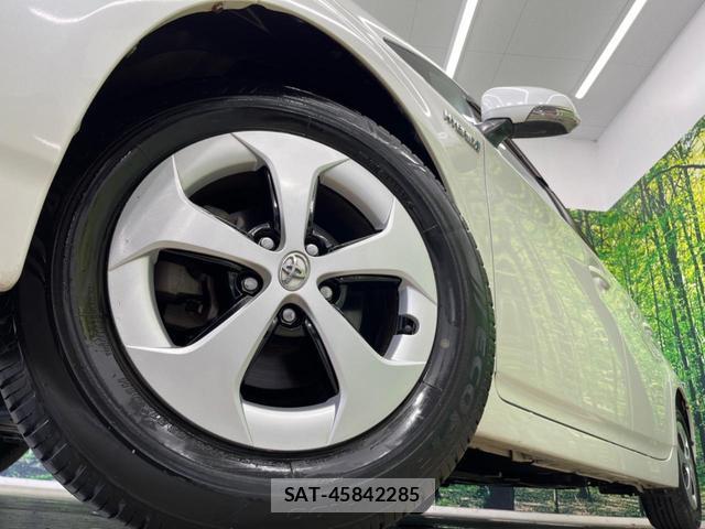Toyota PRIUS 2012-07 8342185-11
