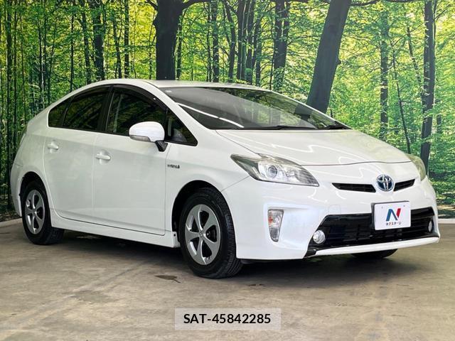 Toyota PRIUS 2012-07 8342185-15