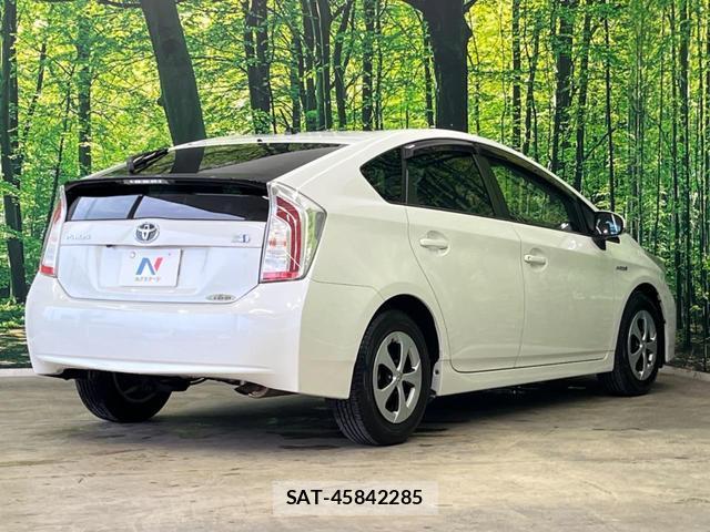 Toyota PRIUS 2012-07 8342185-16
