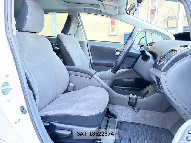 Toyota PRIUS 2011-08 8342277-11