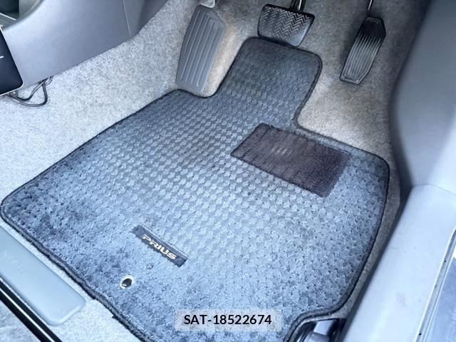 Toyota PRIUS 2011-08 8342277-13