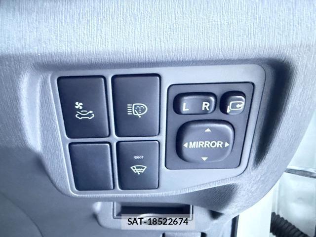 Toyota PRIUS 2011-08 8342277-4