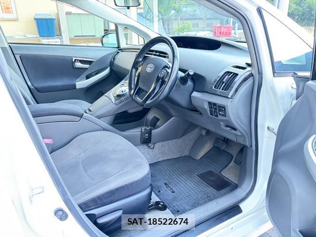 Toyota PRIUS 2011-08 8342277-5
