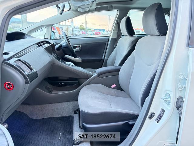 Toyota PRIUS 2011-08 8342277-6