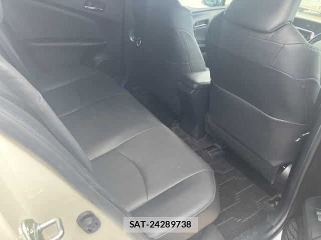 Toyota PRIUS 2019-06 8342427-5