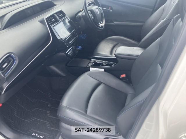 Toyota PRIUS 2019-06 8342427-6