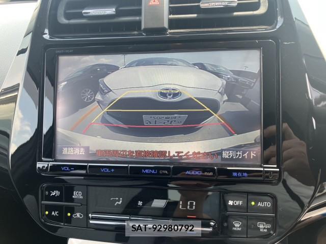 Toyota PRIUS 2016-06 8342429-12