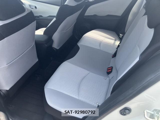 Toyota PRIUS 2016-06 8342429-4