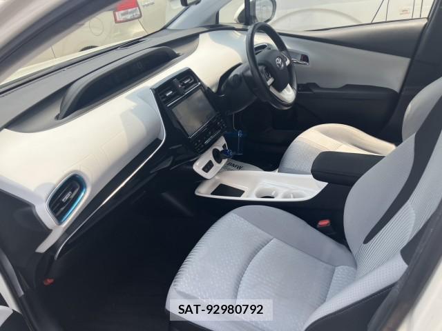 Toyota PRIUS 2016-06 8342429-9