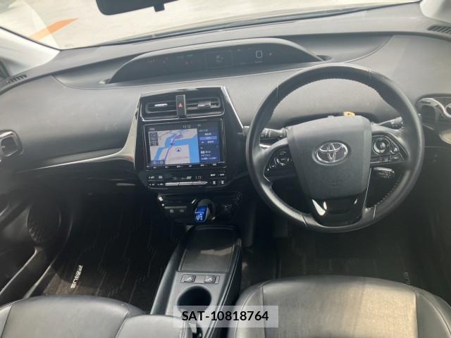 Toyota PRIUS 2021-08 8342430-6