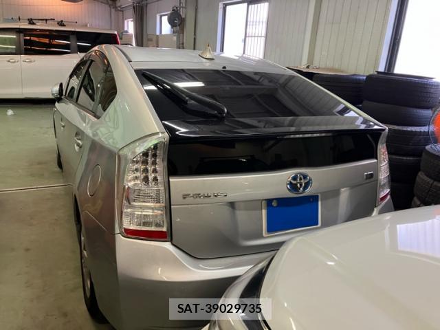 Toyota PRIUS 2011-10 8342829-2