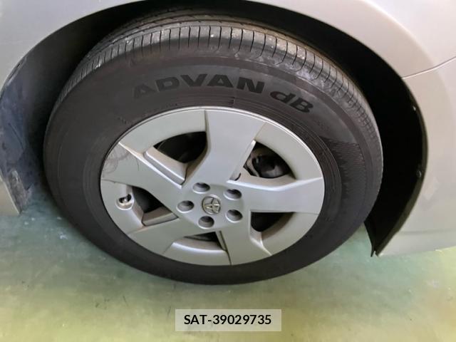 Toyota PRIUS 2011-10 8342829-3