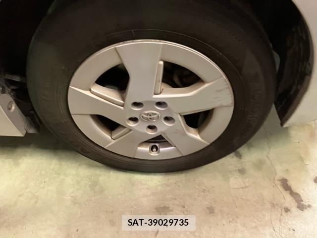 Toyota PRIUS 2011-10 8342829-5