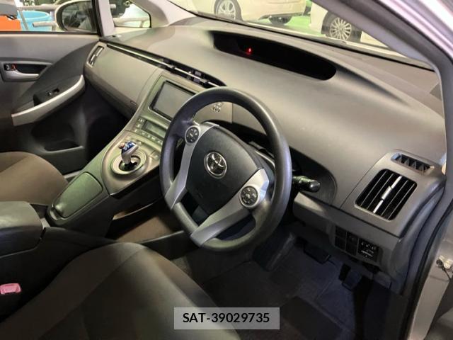 Toyota PRIUS 2011-10 8342829-9