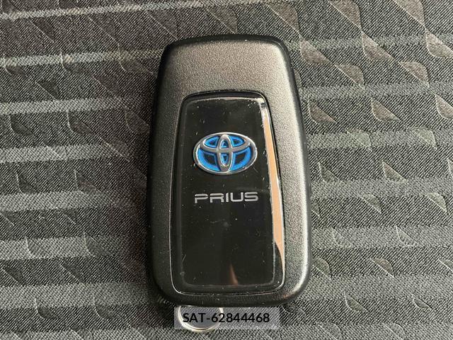 Toyota PRIUS 2017-02 8342894-10