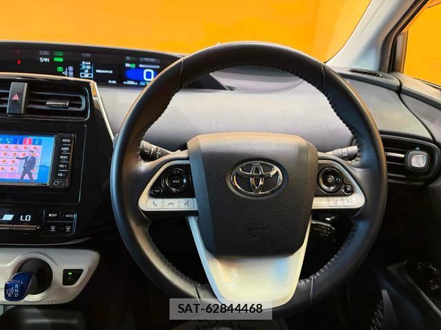 Toyota PRIUS 2017-02 8342894-2