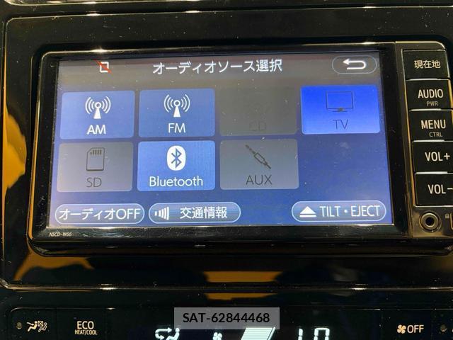 Toyota PRIUS 2017-02 8342894-4