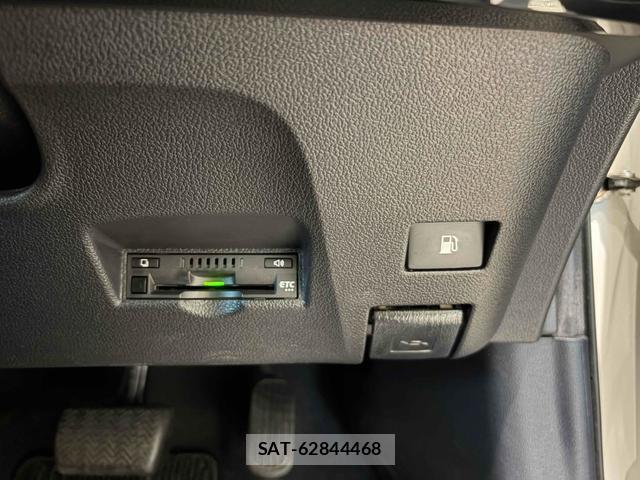 Toyota PRIUS 2017-02 8342894-7