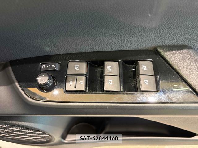 Toyota PRIUS 2017-02 8342894-9