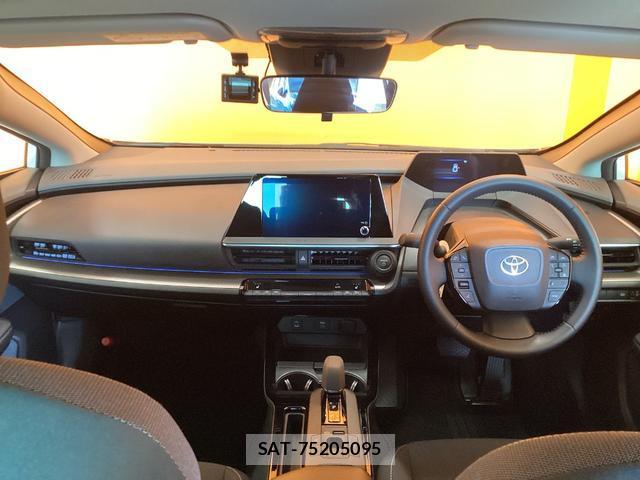 Toyota PRIUS 2025-04 8343022-11