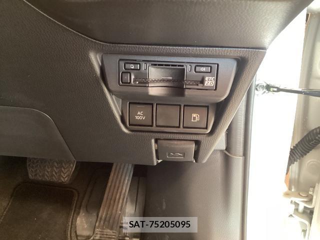 Toyota PRIUS 2025-04 8343022-17
