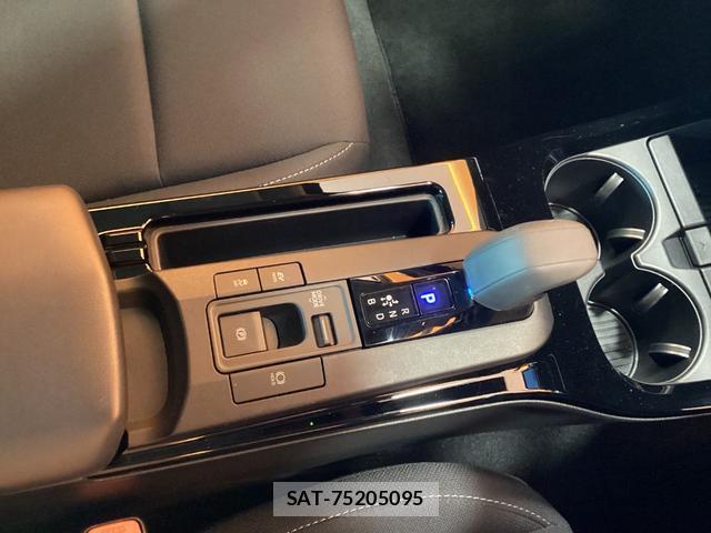 Toyota PRIUS 2025-04 8343022-18