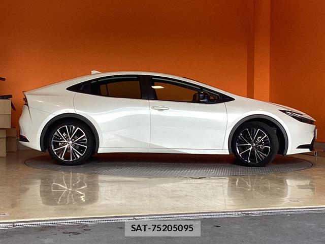 Toyota PRIUS 2025-04 8343022-5