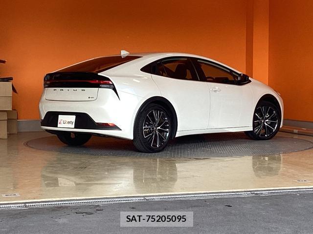 Toyota PRIUS 2025-04 8343022-8