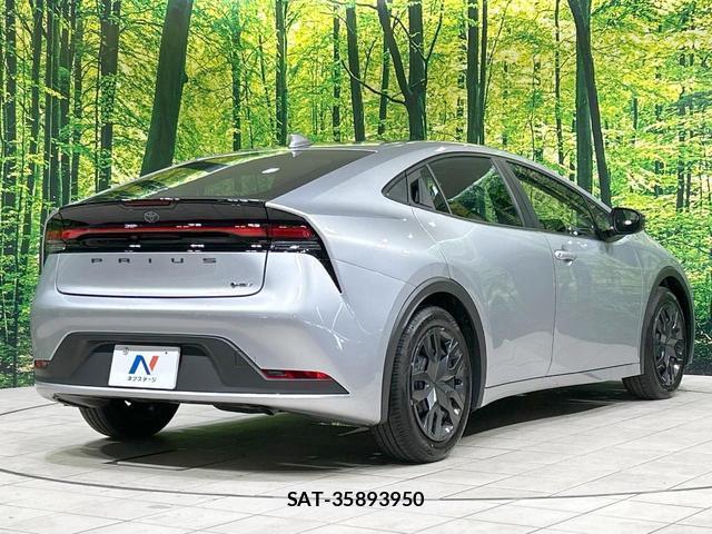 Toyota PRIUS 2023-08 8343033-16