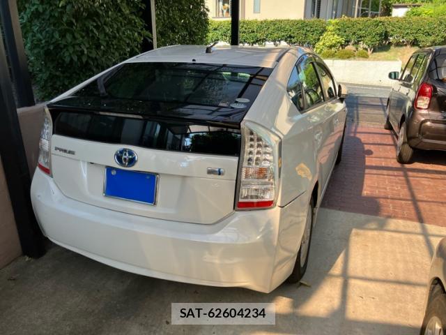 Toyota PRIUS 2011-09 8343206-1