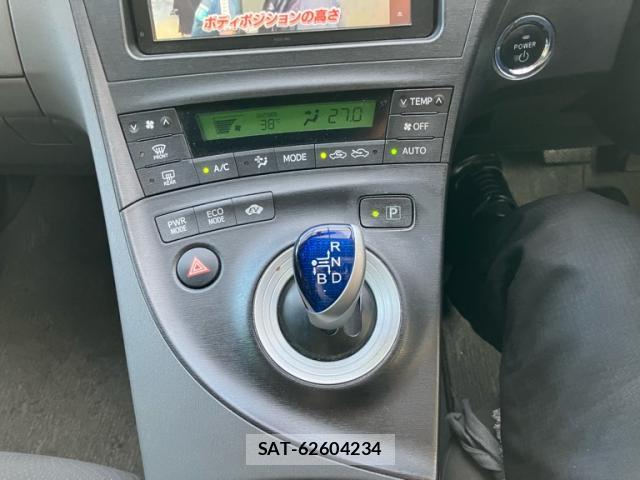 Toyota PRIUS 2011-09 8343206-14
