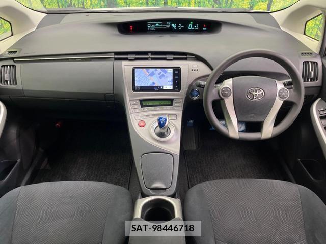 Toyota PRIUS 2012-02 8343324-1