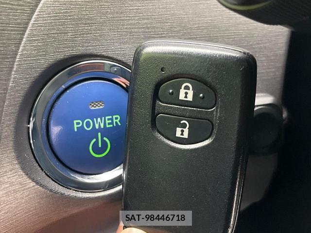 Toyota PRIUS 2012-02 8343324-6