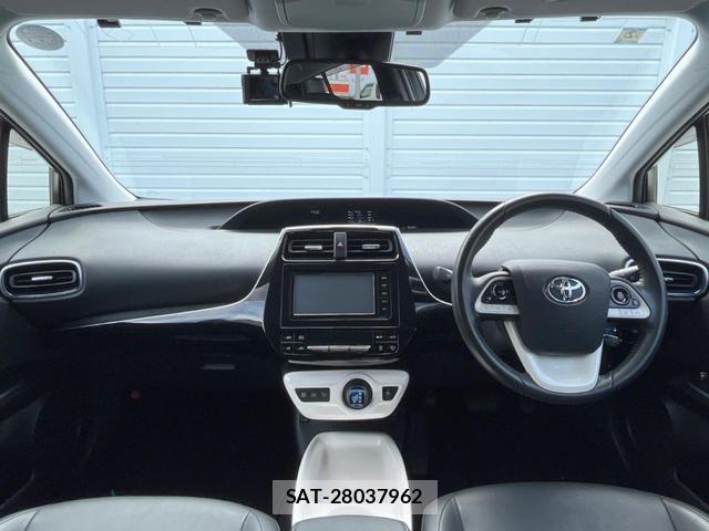 Toyota PRIUS 2016-03 8343481-1