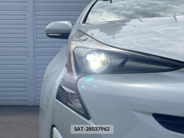 Toyota PRIUS 2016-03 8343481-12