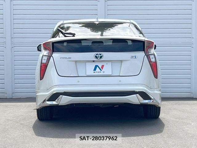 Toyota PRIUS 2016-03 8343481-15
