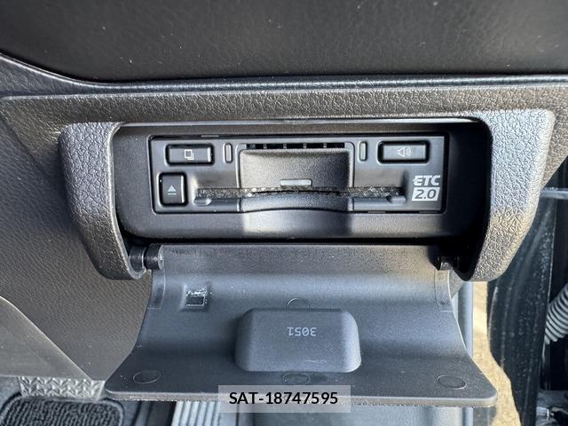 Toyota PRIUS 2023-07 8343583-10