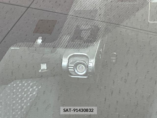 Toyota PRIUS 2017-07 8343628-5