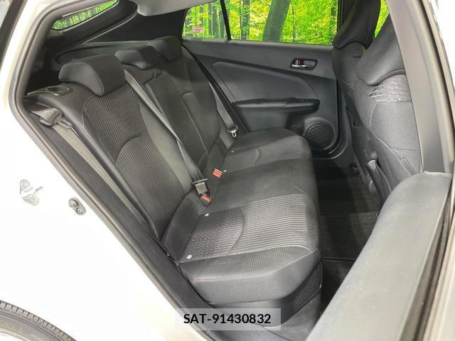 Toyota PRIUS 2017-07 8343628-7
