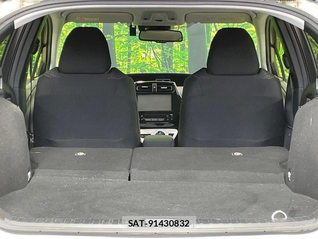 Toyota PRIUS 2017-07 8343628-9