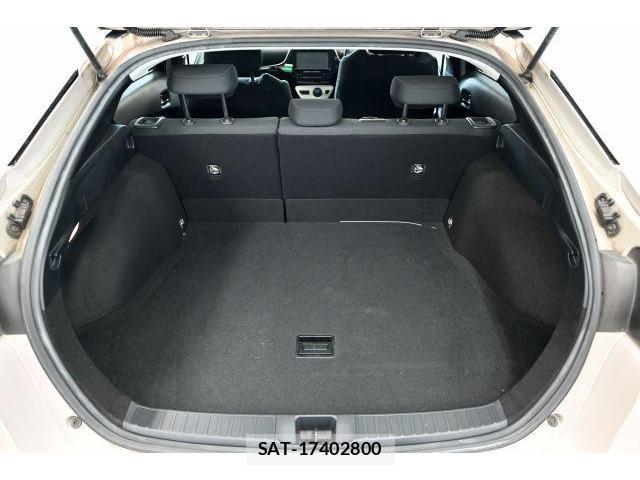 Toyota PRIUS 2017-08 8344008-13