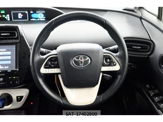 Toyota PRIUS 2017-08 8344008-16