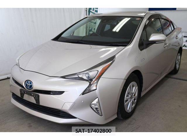 Toyota PRIUS 2017-08 8344008-3
